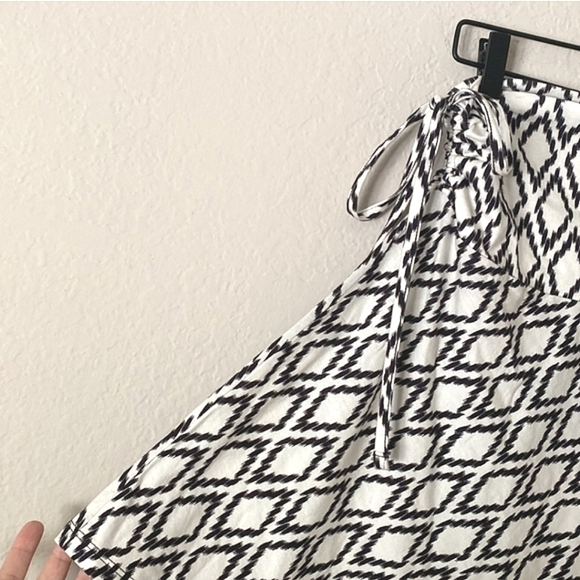 PATAGONIA Lithia Mini Skirt Or Top Size Medium NWT - Picture 2 of 12